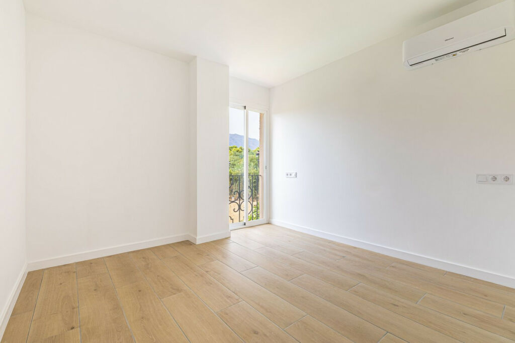 Middle Floor Apartment Estepona Málaga - image 19