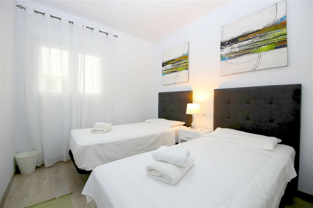 Middle Floor Apartment Estepona Málaga - image 18