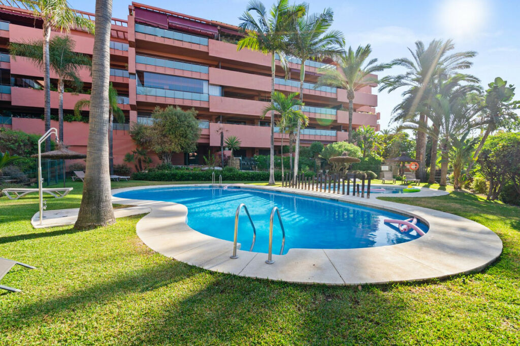 Ground Floor Apartment Estepona Málaga - image 18