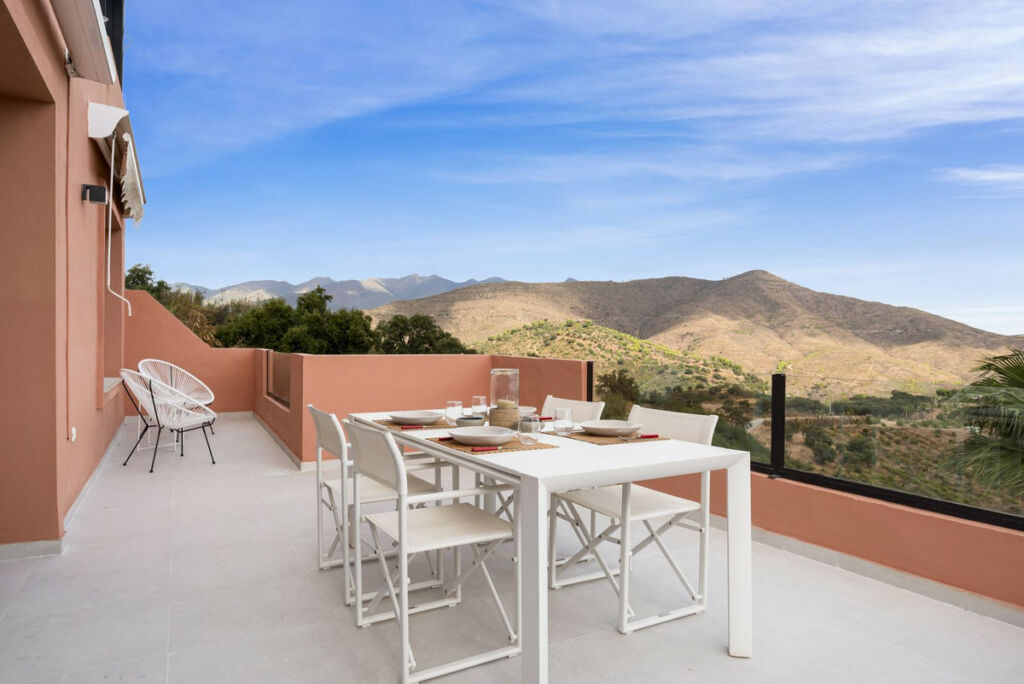 Middle Floor Apartment La Mairena Málaga - image 18
