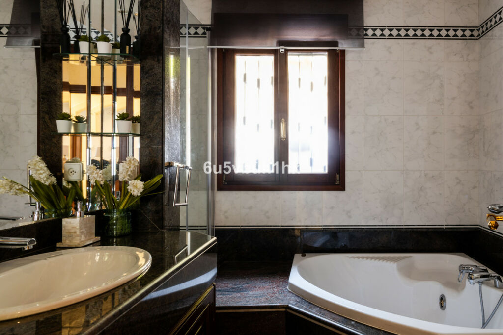 Detached Villa Málaga Málaga - image 19