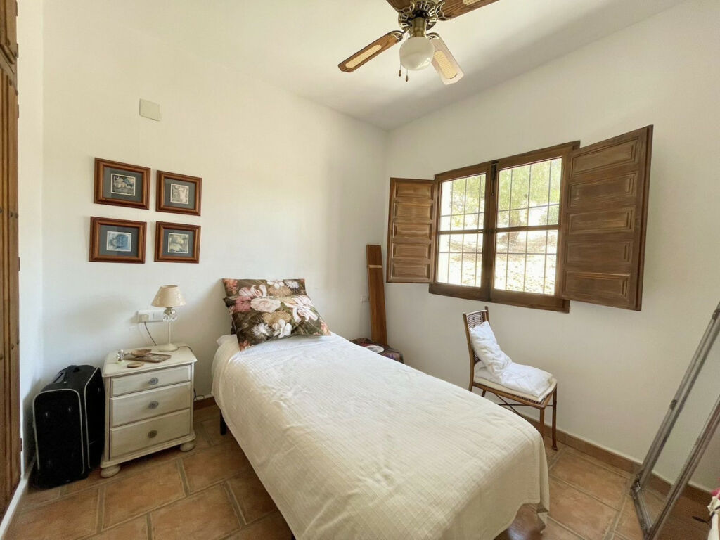 Detached Villa Periana Málaga - image 18