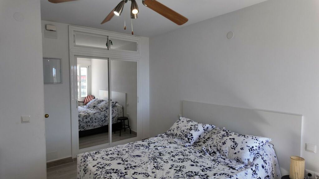 Middle Floor Apartment Benalmadena Málaga - image 16