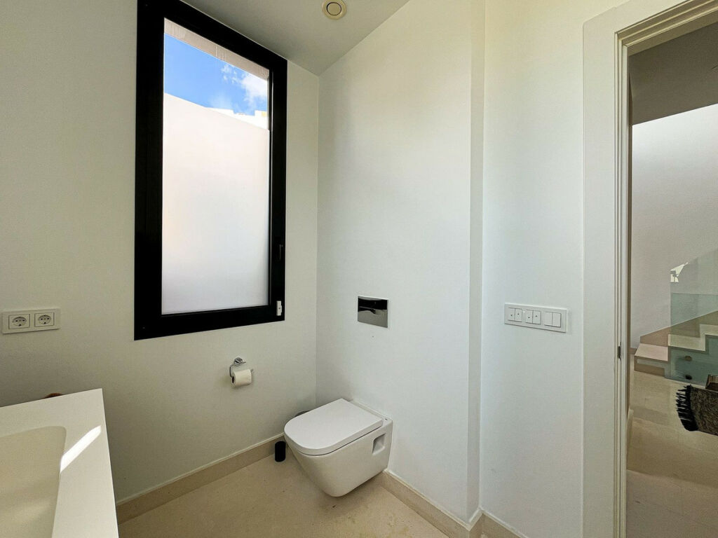 Semi-Detached House Cabopino Málaga - image 18