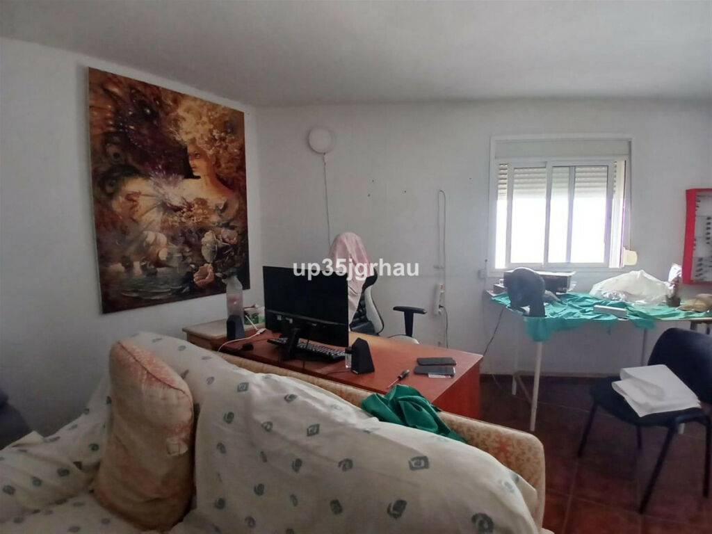Detached Villa Estepona Málaga - image 18