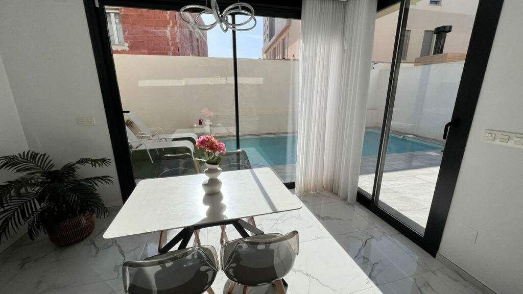Detached Villa Los Montesinos Alicante - image 18