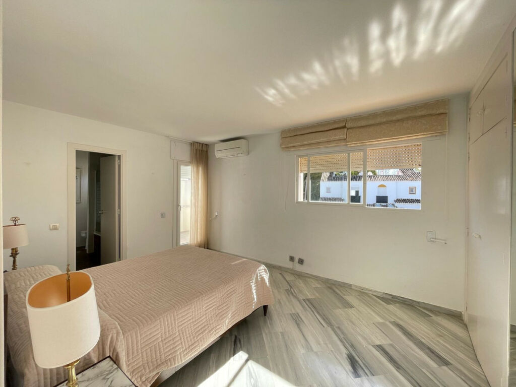 Townhouse Estepona Málaga - image 18