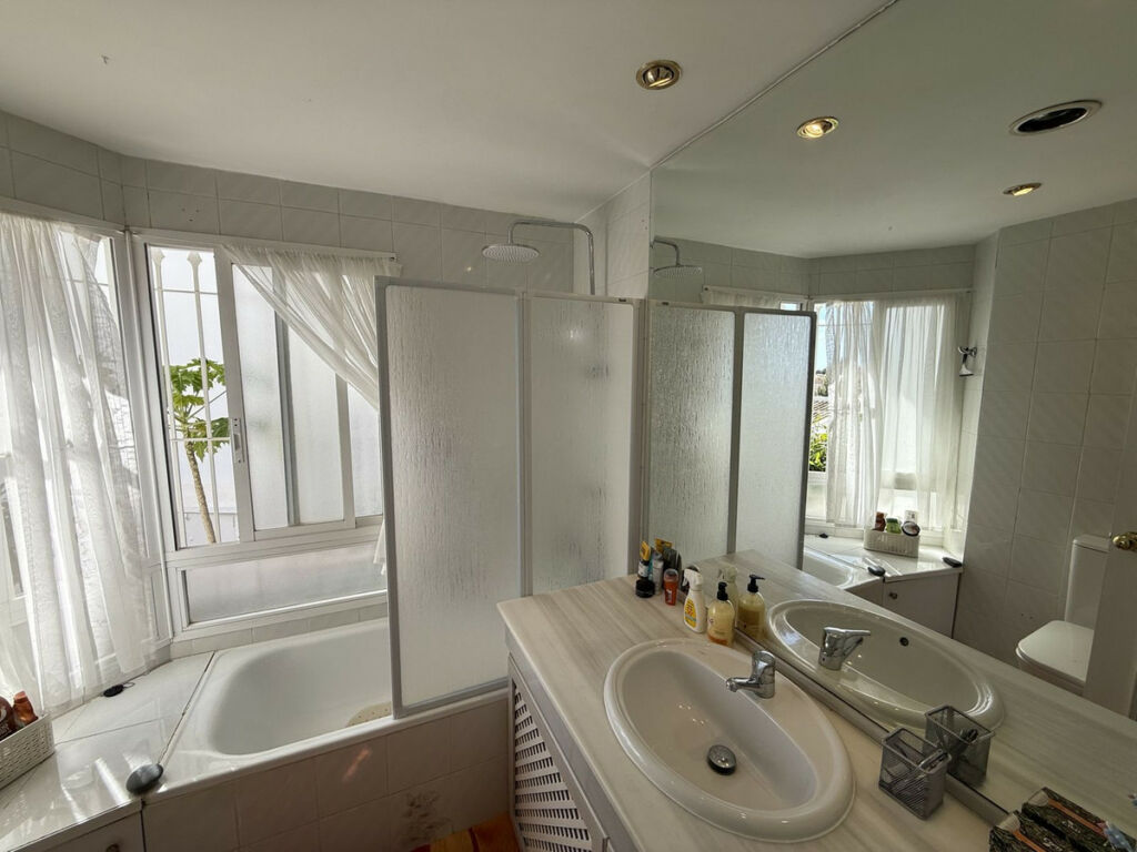 Ground Floor Apartment Calahonda Málaga - image 18