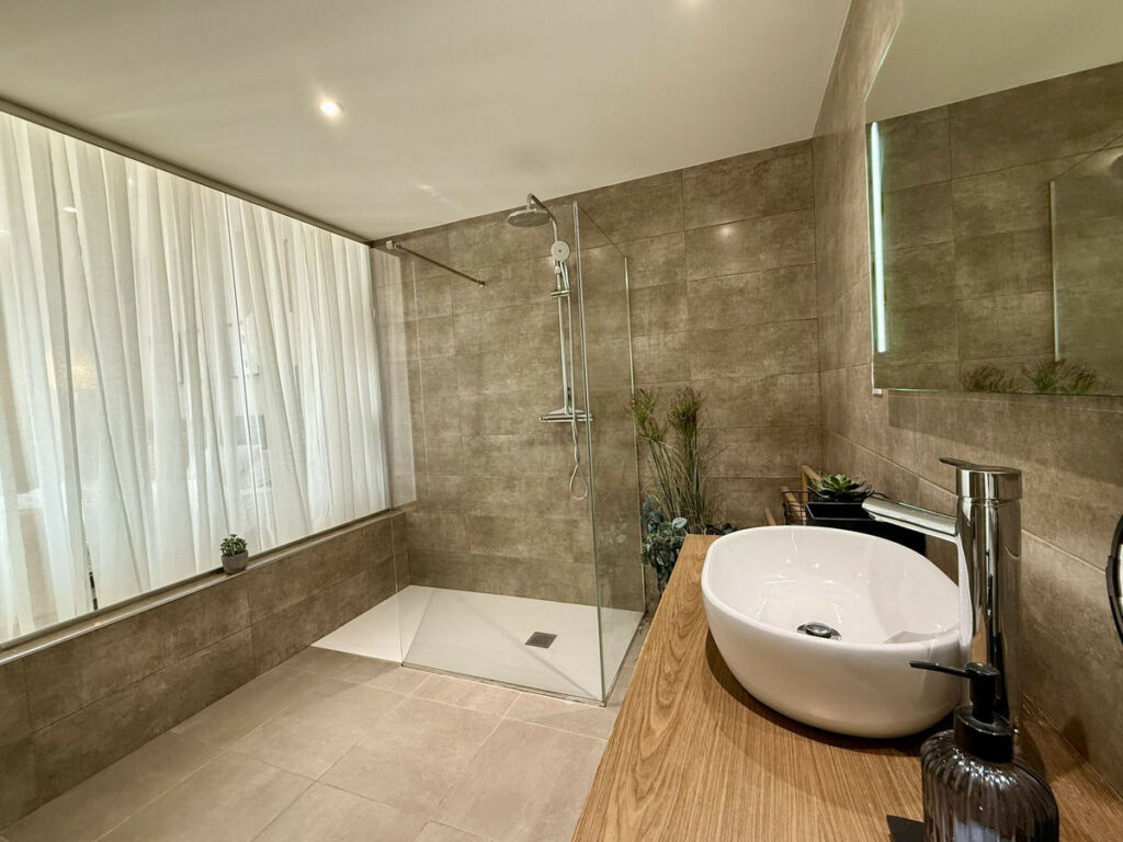 Middle Floor Apartment Puerto Banús Málaga - image 6