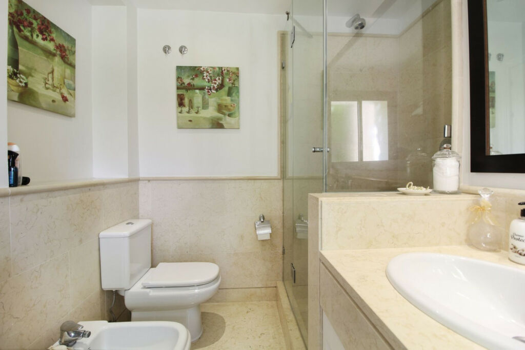 Ground Floor Apartment Benahavís Málaga - image 18