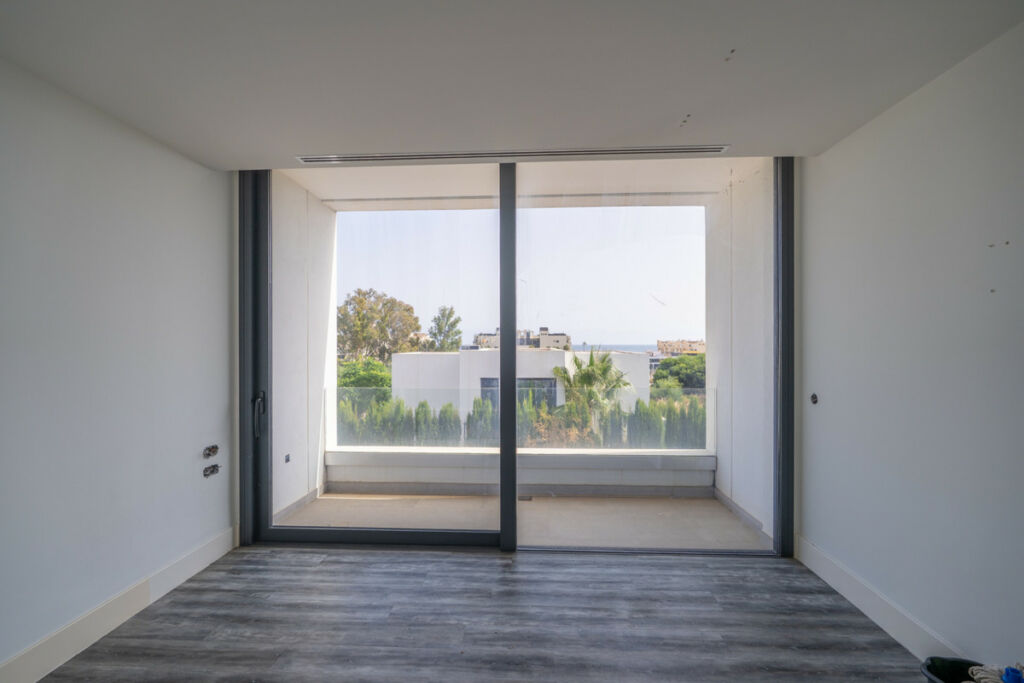 Detached Villa New Golden Mile Málaga - image 18