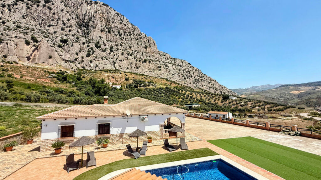 Detached Villa Valle de Abdalajis Málaga - image 17