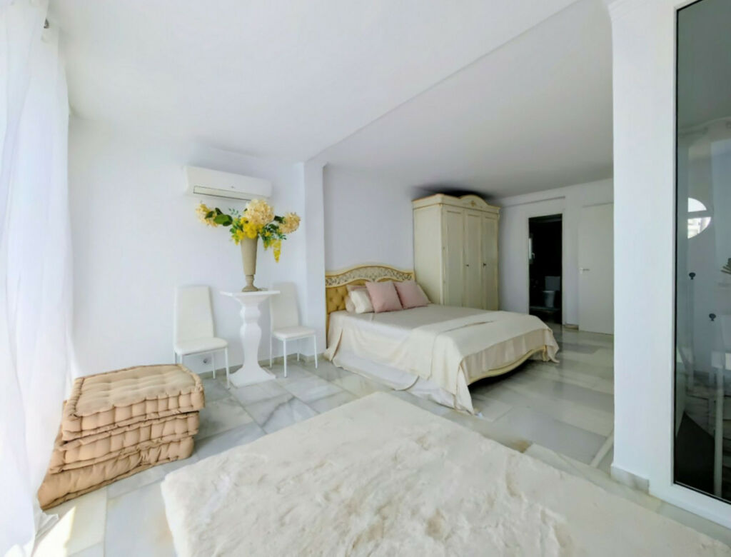 Townhouse Atalaya Málaga - image 19