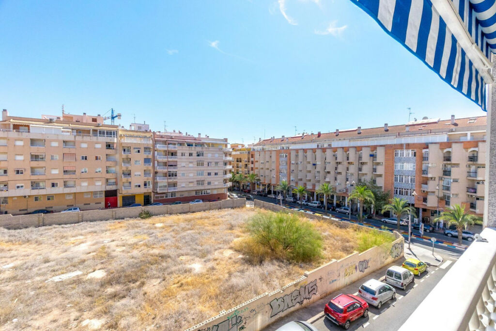 Middle Floor Apartment Torrevieja Alicante - image 14