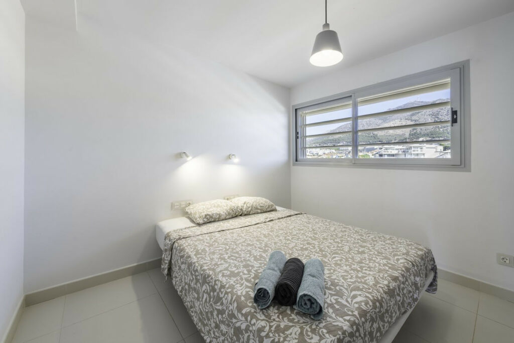 Middle Floor Apartment Higueron Málaga - image 18
