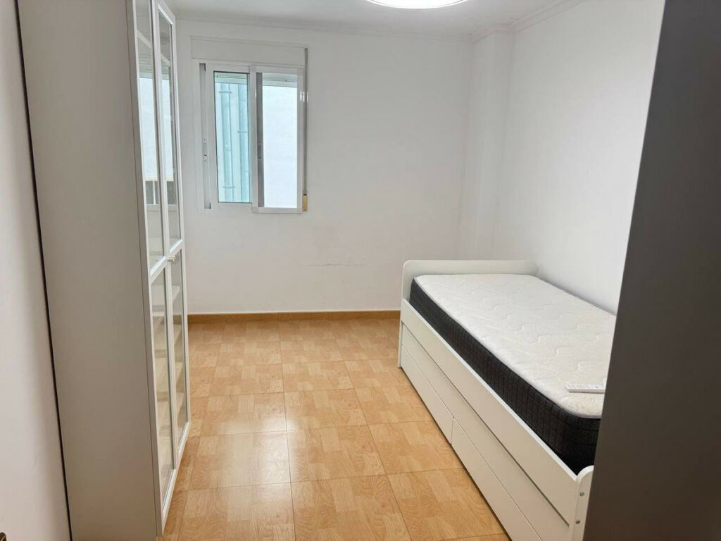 Middle Floor Apartment Torrevieja Alicante - image 18