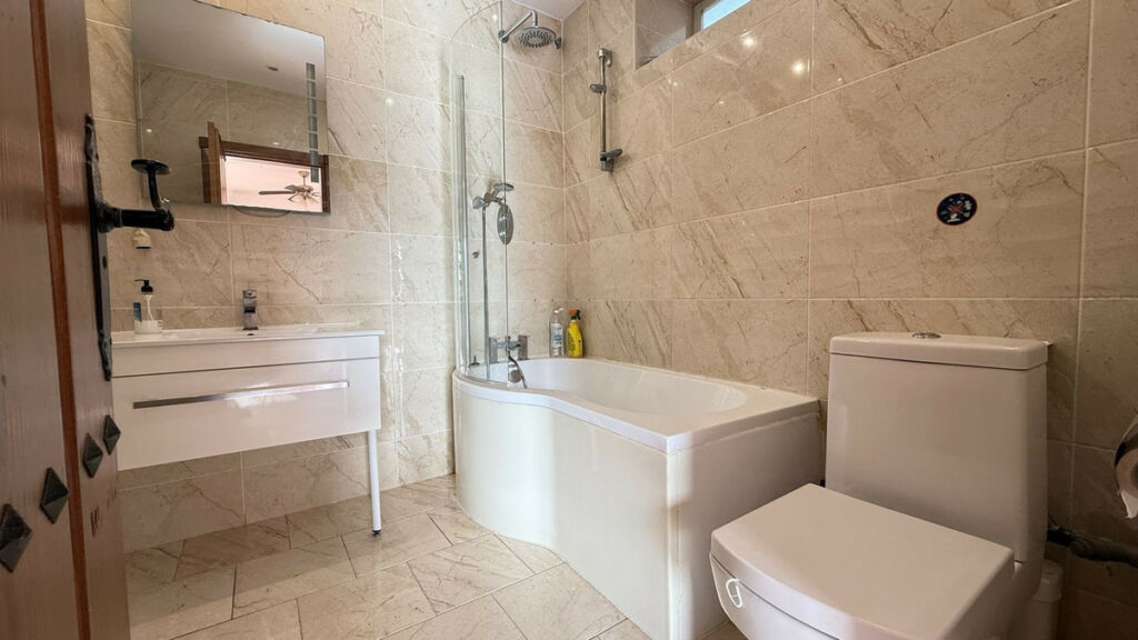 Detached Villa Alhaurín de la Torre Málaga - image 18