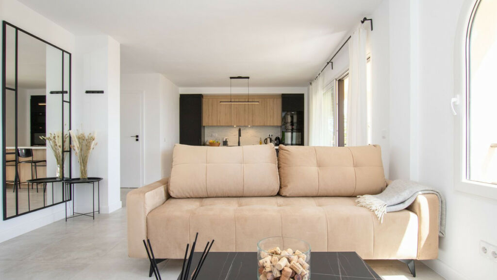 Middle Floor Apartment Torrenueva Málaga - image 17