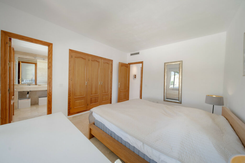 Penthouse Duplex Nueva Andalucía Málaga - image 18