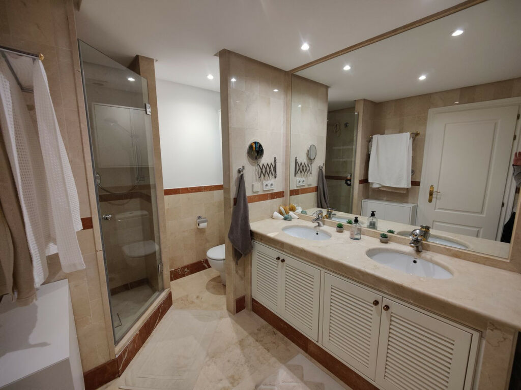 Middle Floor Apartment Puerto Banús Málaga - image 18