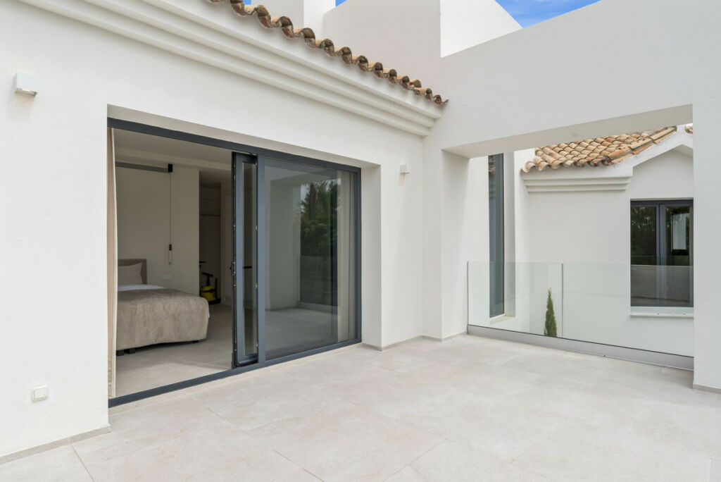 Detached Villa Benahavís Málaga - image 18