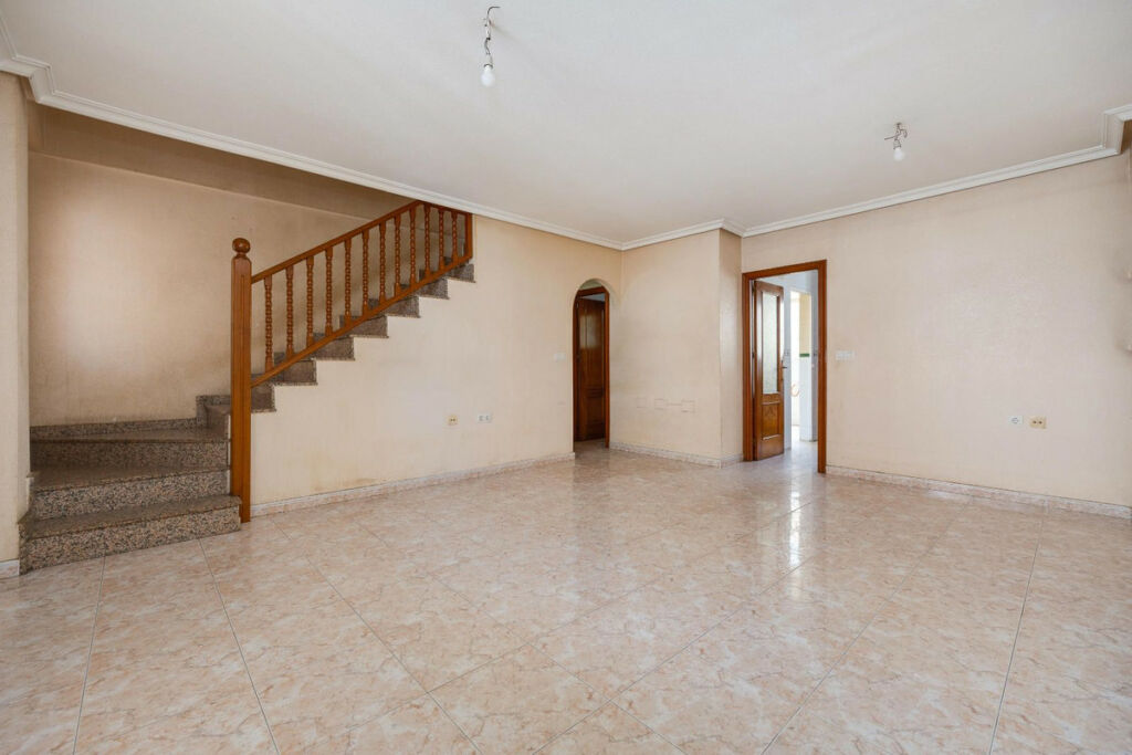 Townhouse Los Montesinos Alicante - image 18