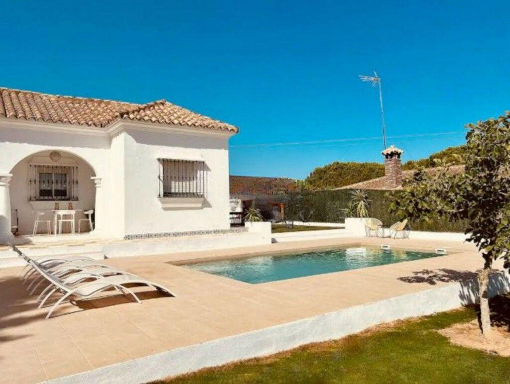 Detached Villa Estepona Málaga - image 18
