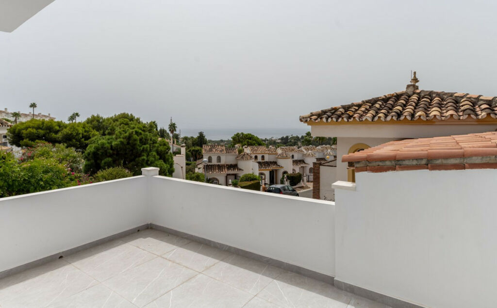 Townhouse Calahonda Málaga - image 18