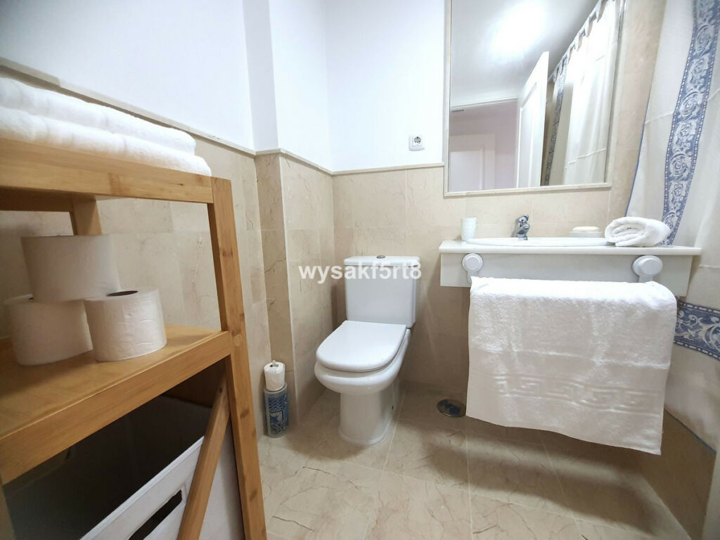 Middle Floor Apartment La Duquesa Málaga - image 19