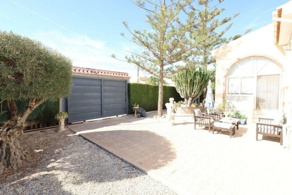 Detached Villa Torrevieja Alicante - image 18