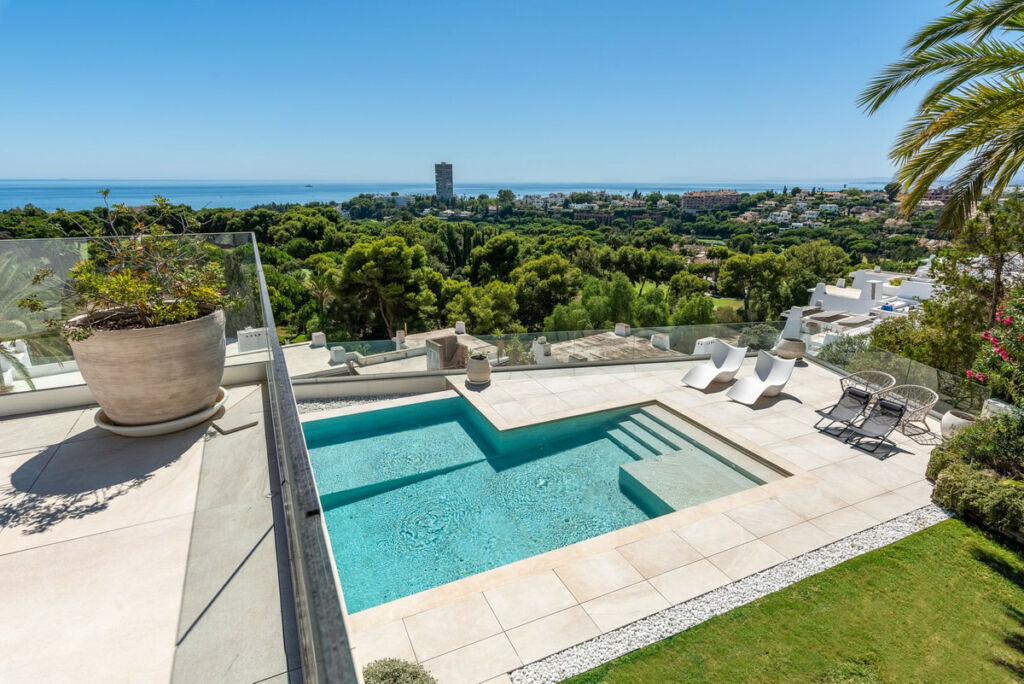 Detached Villa Río Real Málaga - image 18
