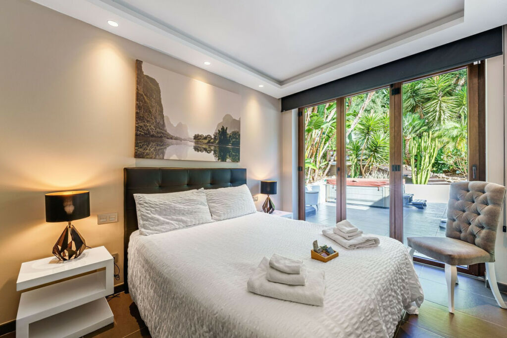 Detached Villa Marbella Málaga - image 18