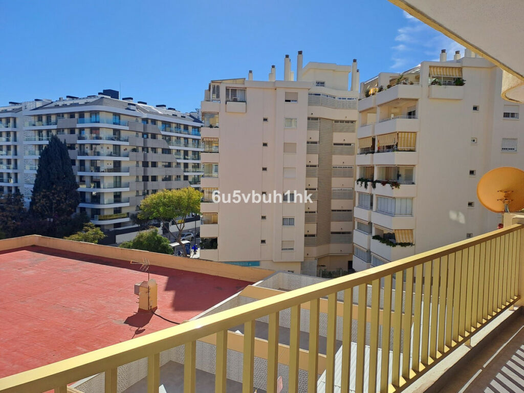 Middle Floor Apartment Fuengirola Málaga - image 19