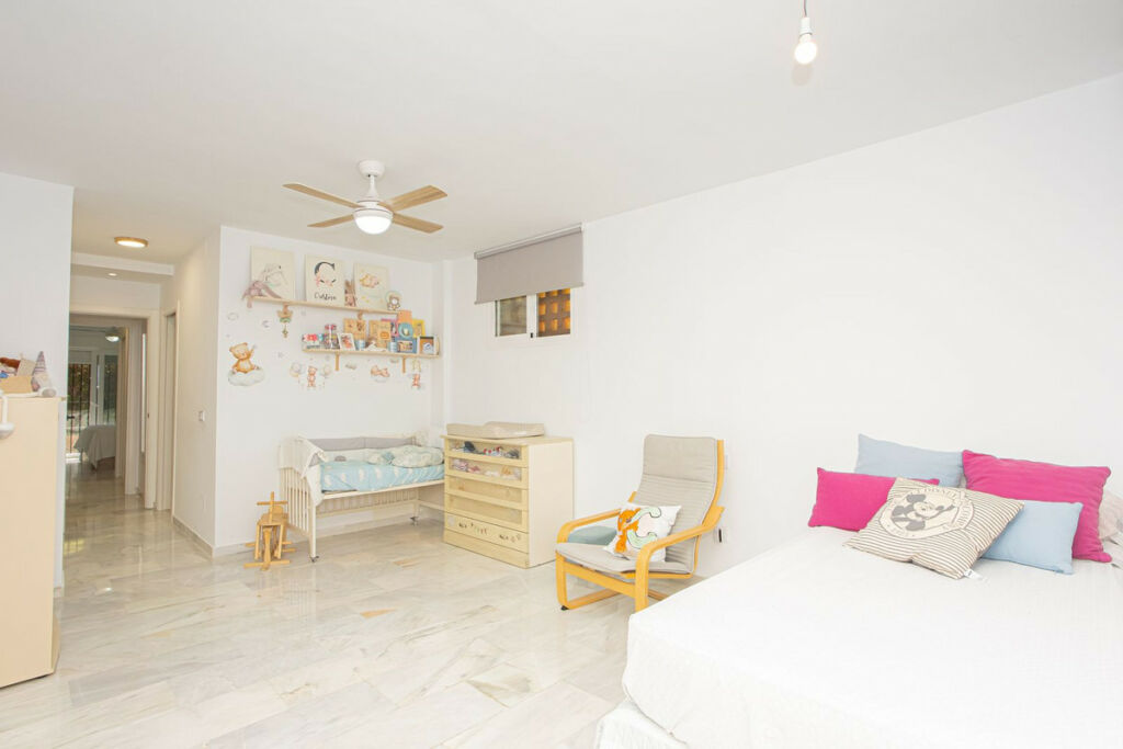 Ground Floor Apartment The Golden Mile Málaga - image 18