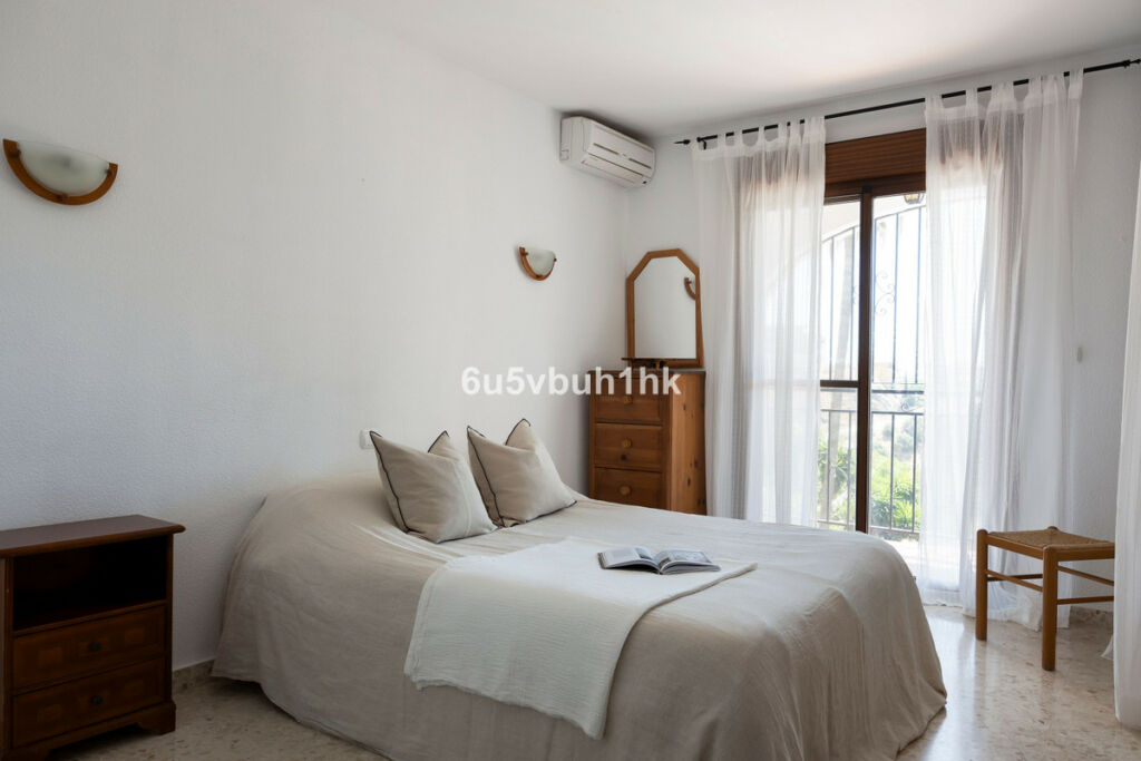 Detached Villa Torremuelle Málaga - image 18