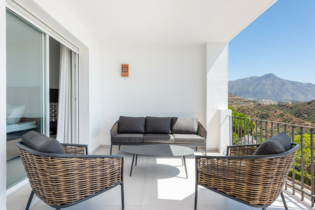 Middle Floor Apartment La Quinta Málaga - image 18