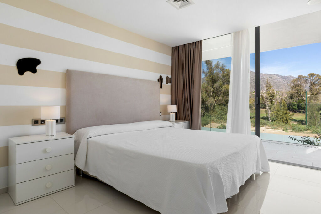 Detached Villa Nueva Andalucía Málaga - image 18