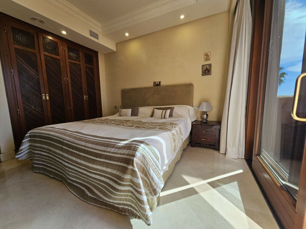 Middle Floor Apartment Estepona Málaga - image 18