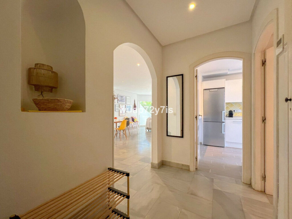 Townhouse Sierra Blanca Málaga - image 8