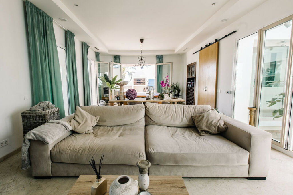 Detached Villa Estepona Málaga - image 19