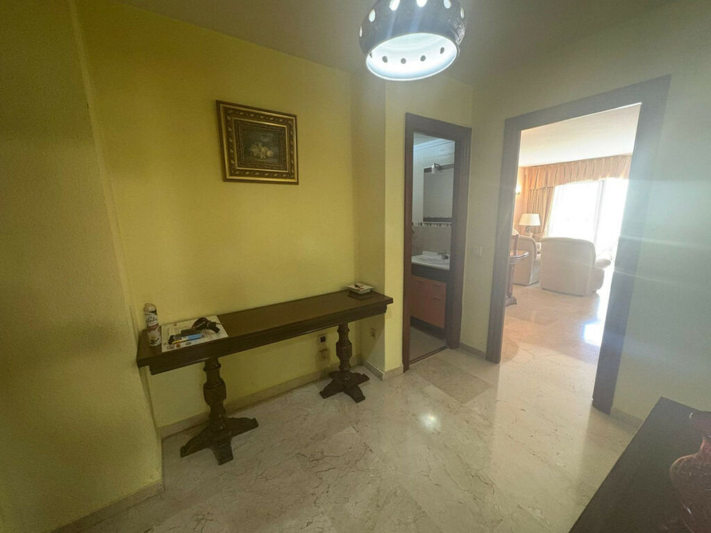Middle Floor Apartment Benalmadena Málaga - image 19