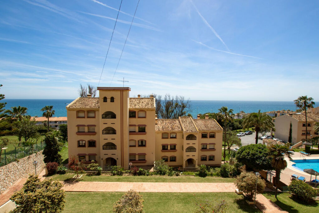 Middle Floor Apartment Torrenueva Málaga - image 18