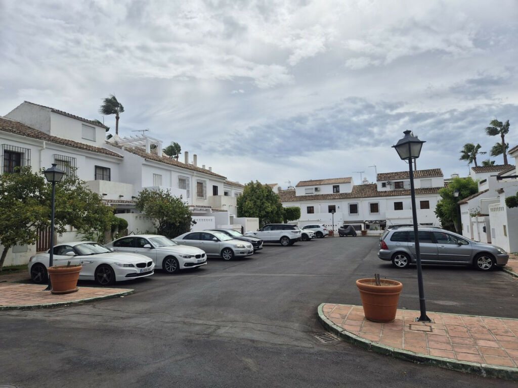 Townhouse Guadalmina Baja Málaga - image 17