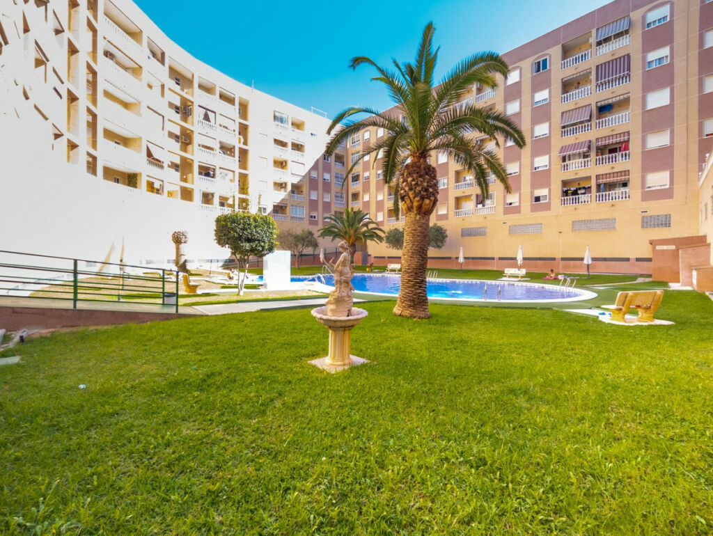 Middle Floor Apartment Parque de las Naciones Alicante - image 19