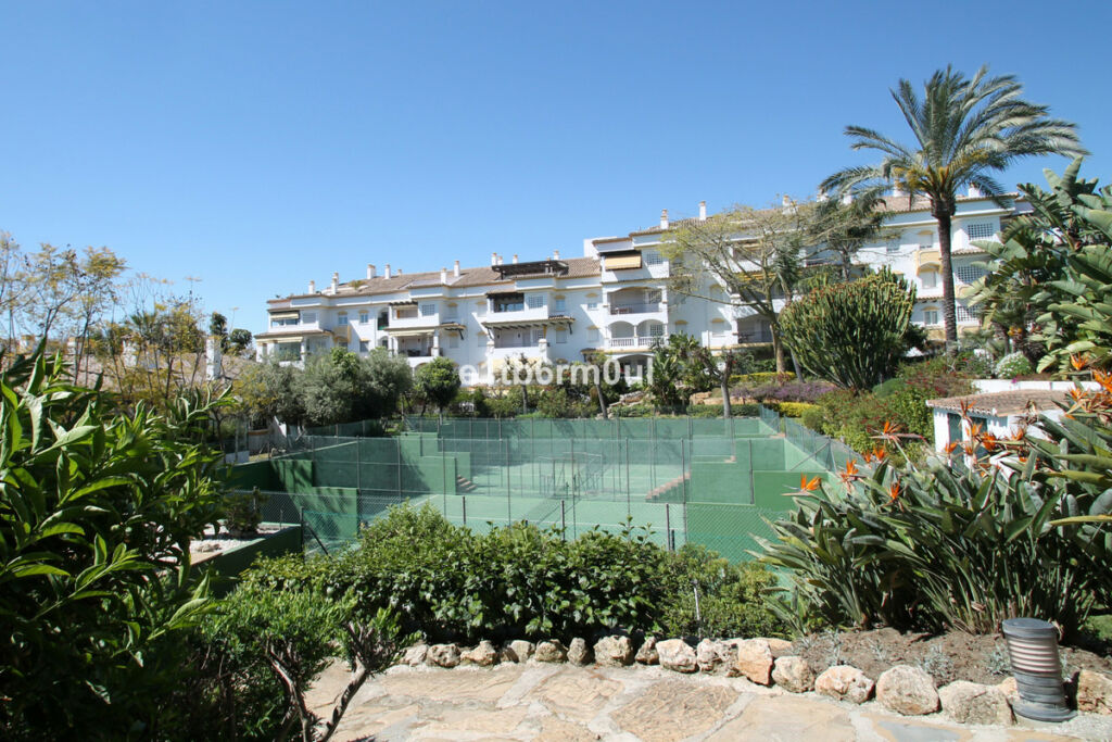 Middle Floor Apartment The Golden Mile Málaga - image 19