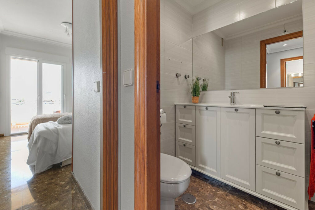 Middle Floor Apartment El Campello Alicante - image 19