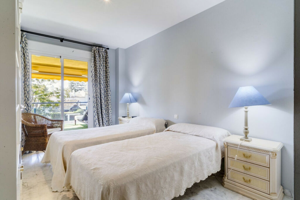 Middle Floor Apartment Bahía de Marbella Málaga - image 19