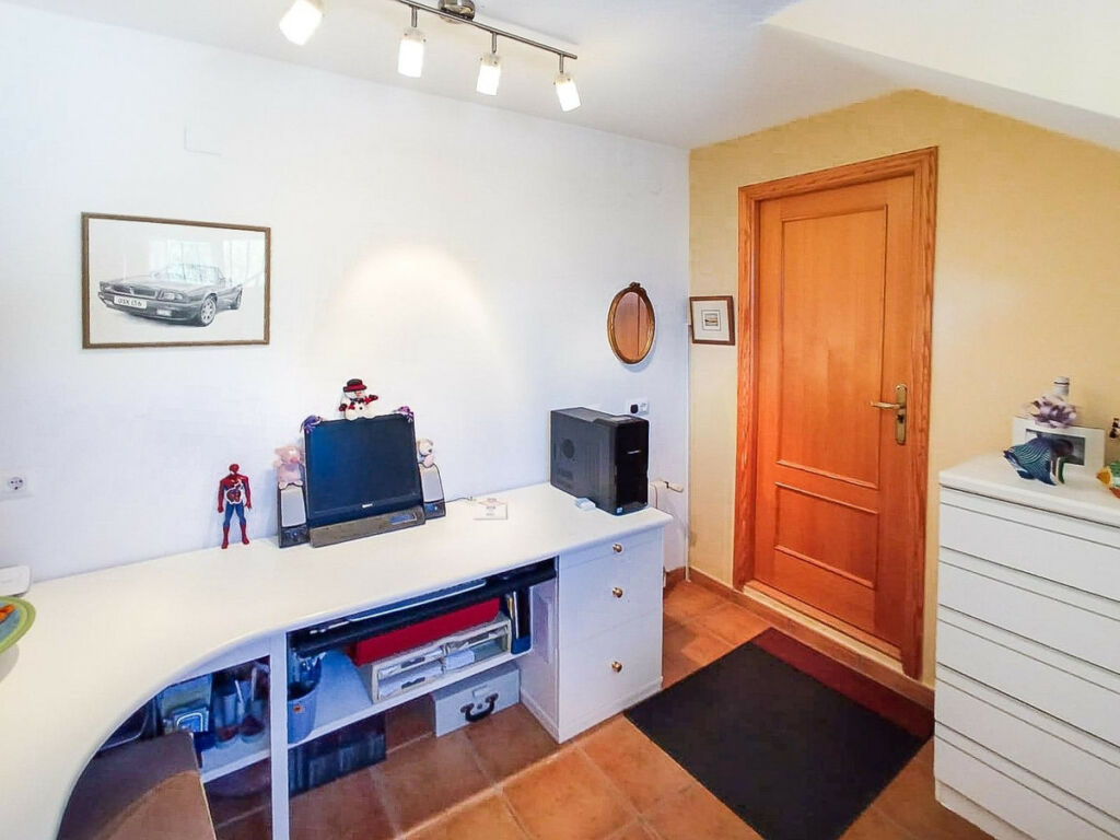 Detached Villa La Nucia Alicante - image 19