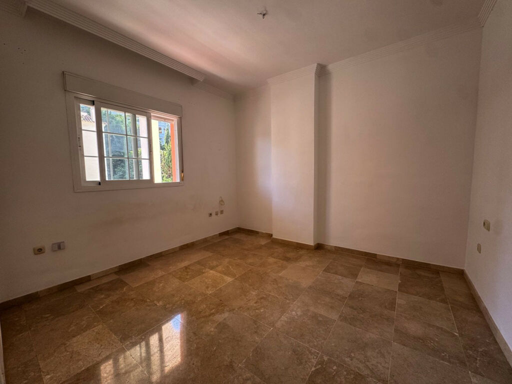 Middle Floor Apartment Las Brisas Málaga - image 19