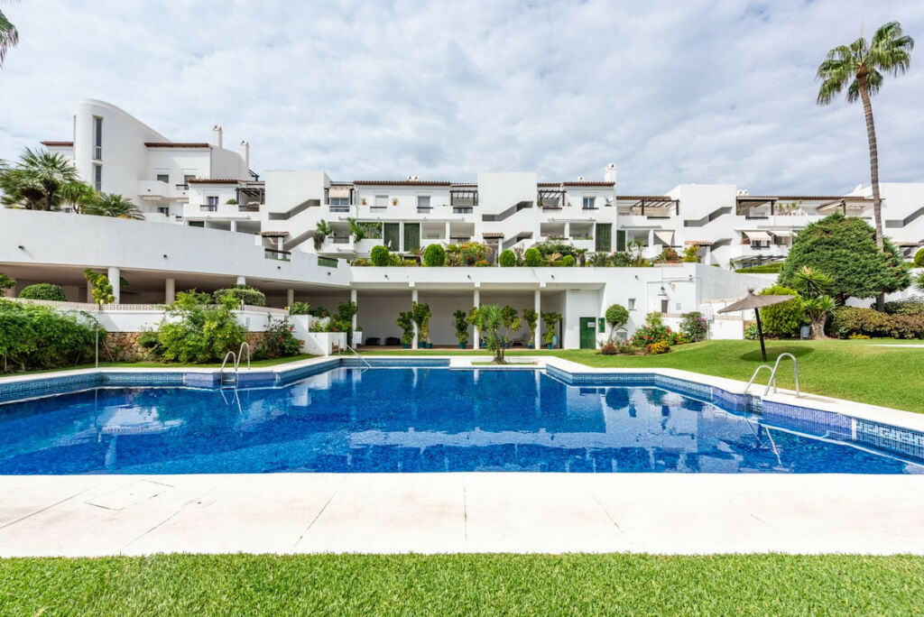 Middle Floor Apartment Bel Air Málaga - image 19